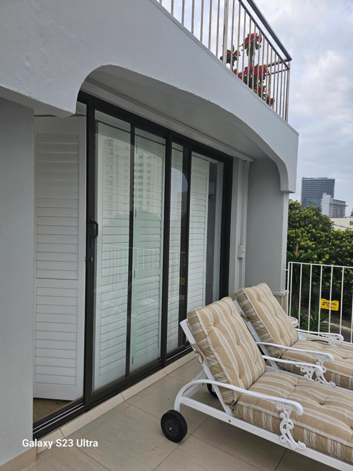 Umhlanga Getaways Apartment Durban Bagian luar foto