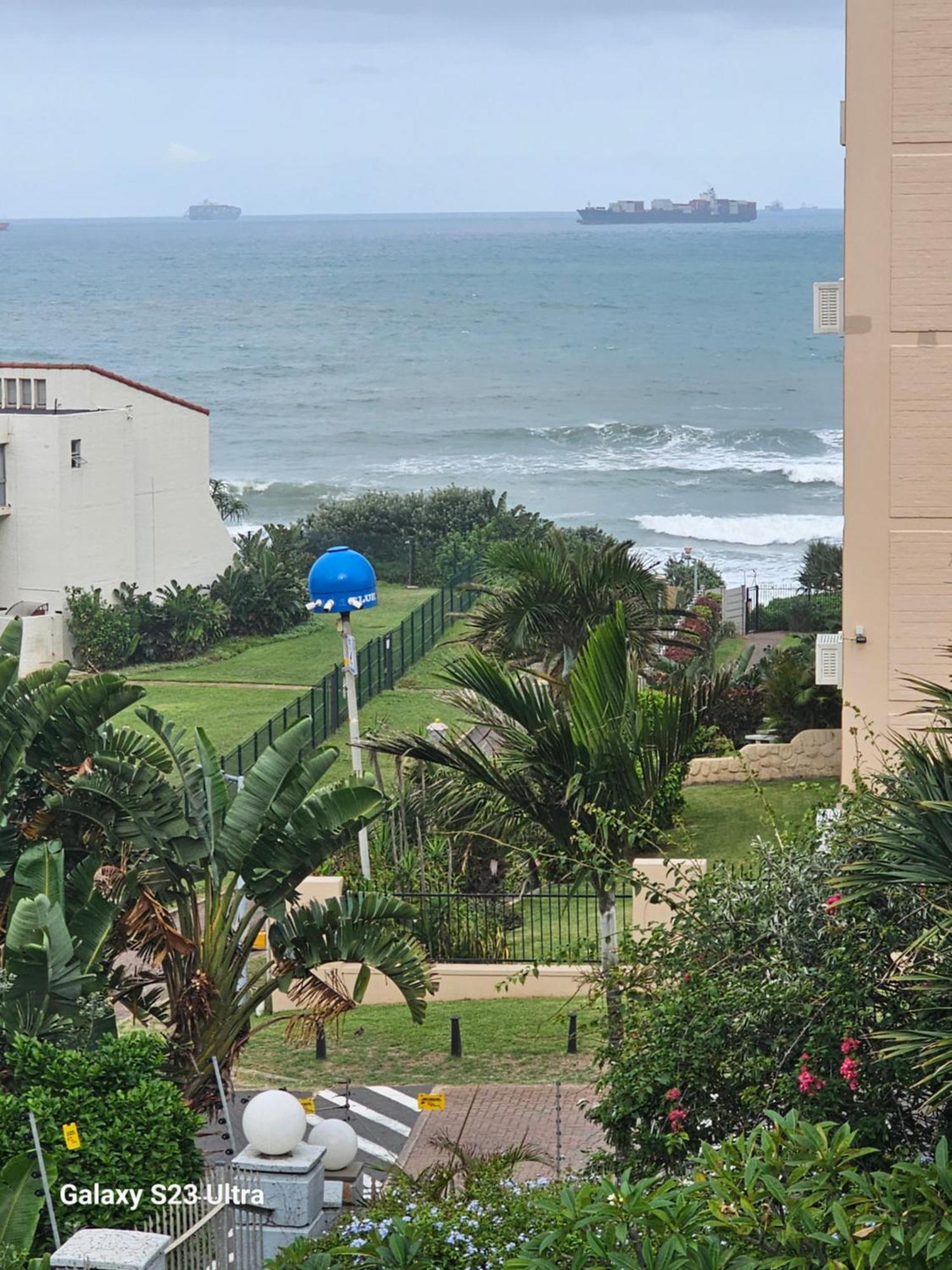 Umhlanga Getaways Apartment Durban Bagian luar foto
