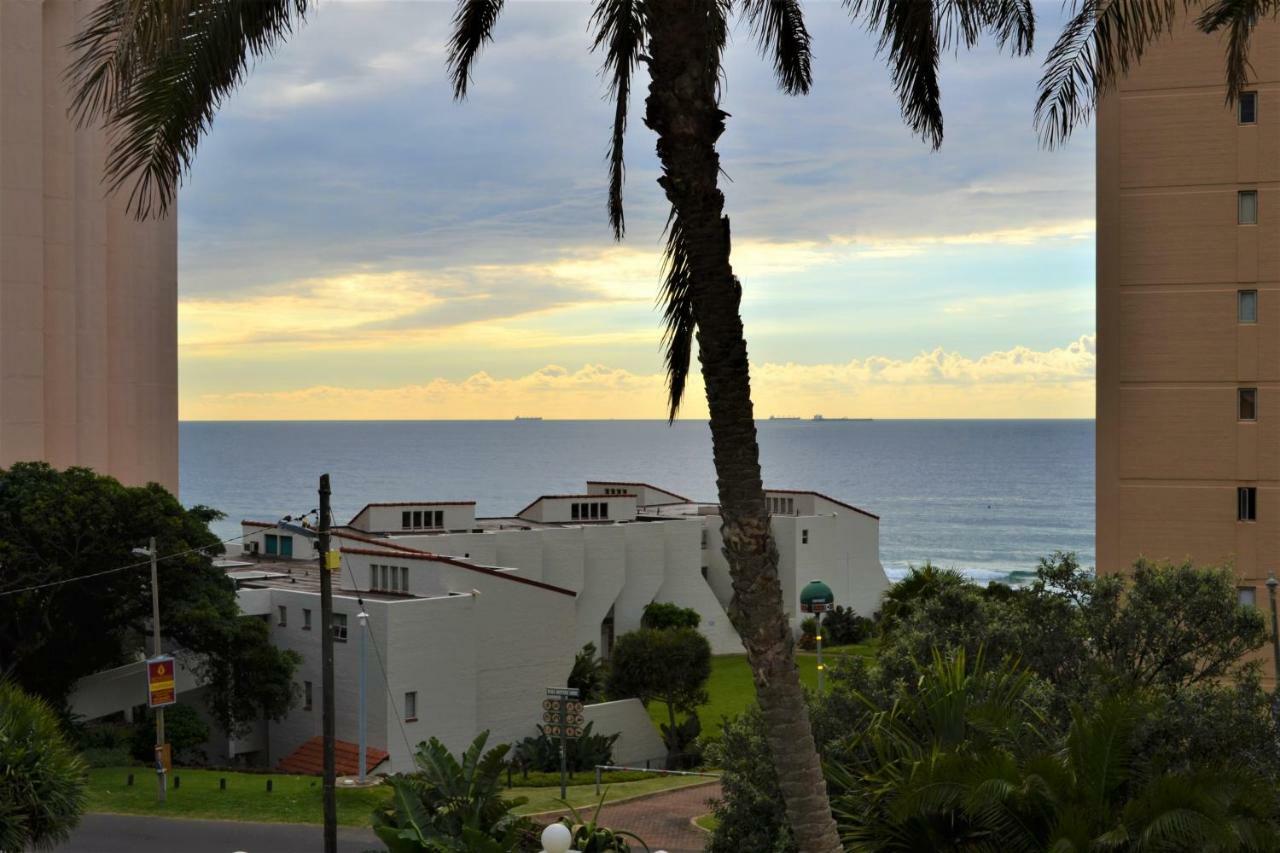Umhlanga Getaways Apartment Durban Bagian luar foto