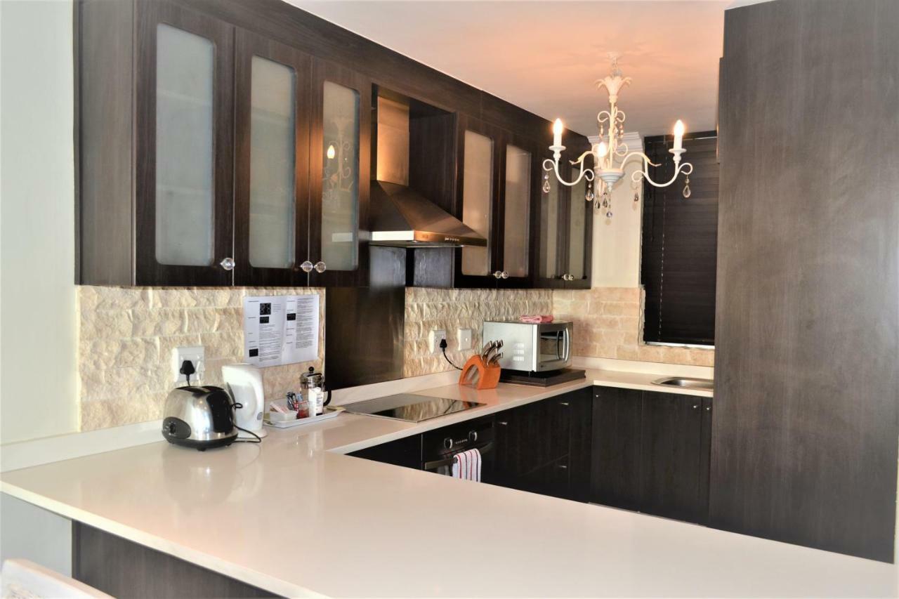 Umhlanga Getaways Apartment Durban Bagian luar foto